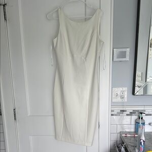 Elegant White Sleeveless Dress